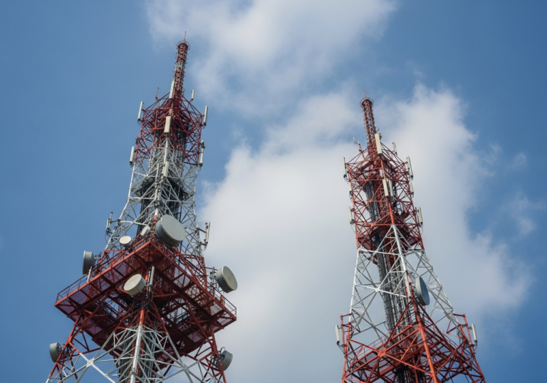 Fakta Keamanan Tower Monopole Bergoyang Saat Angin